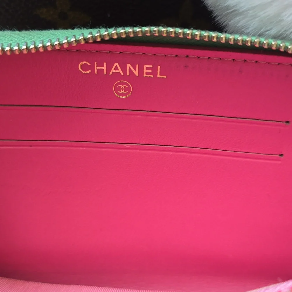 CHANEL reposhing this